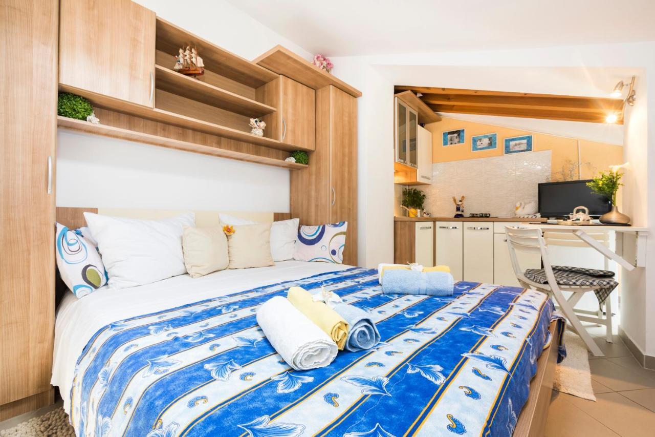 Apartmani I Soba Roberto I Mirjana Valun Dış mekan fotoğraf