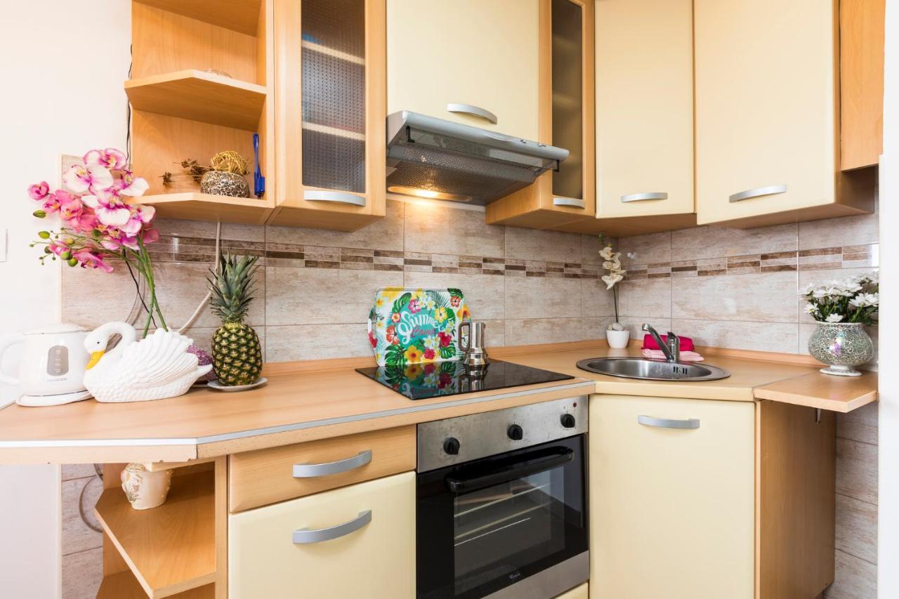 Apartmani I Soba Roberto I Mirjana Valun Dış mekan fotoğraf