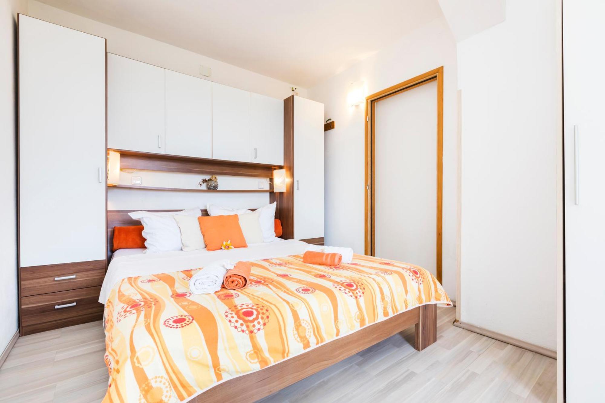 Apartmani I Soba Roberto I Mirjana Valun Dış mekan fotoğraf