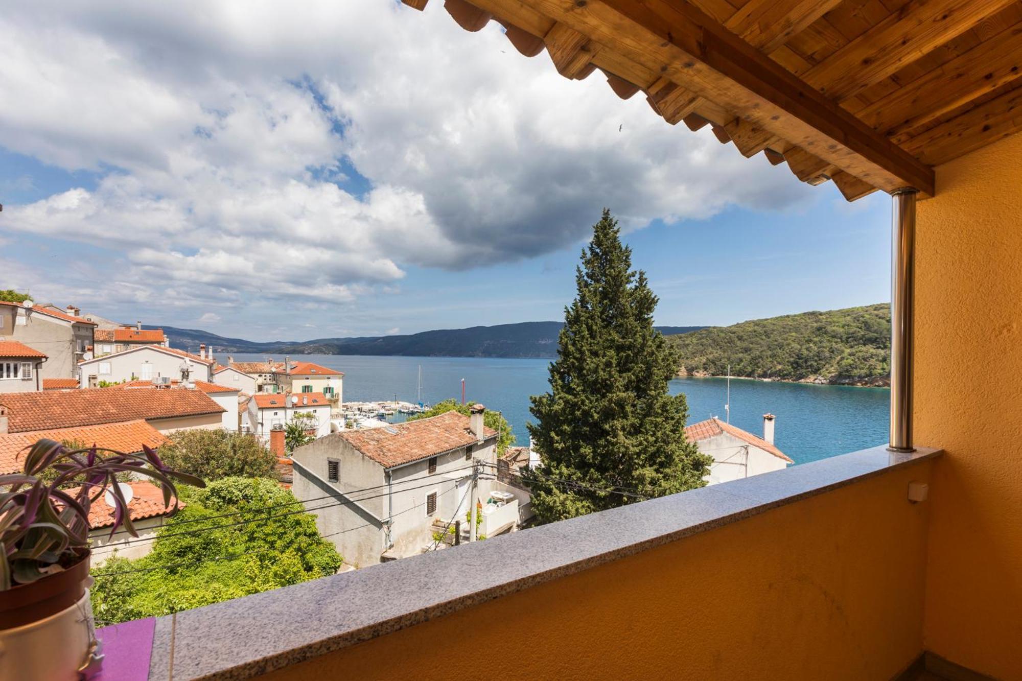 Apartmani I Soba Roberto I Mirjana Valun Dış mekan fotoğraf
