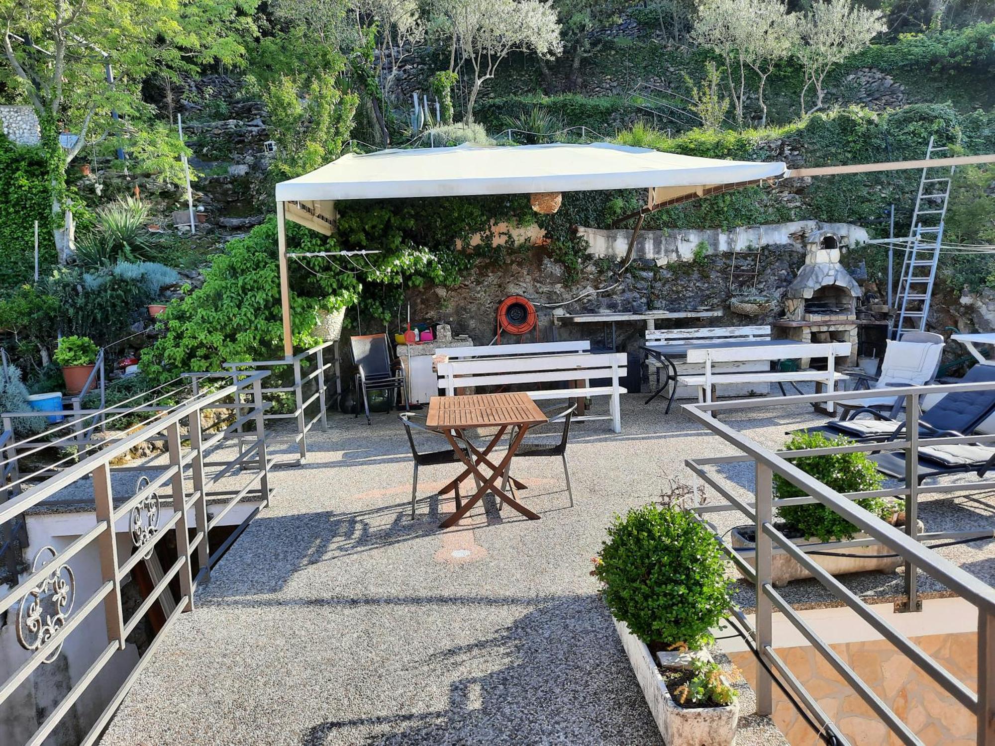 Apartmani I Soba Roberto I Mirjana Valun Dış mekan fotoğraf